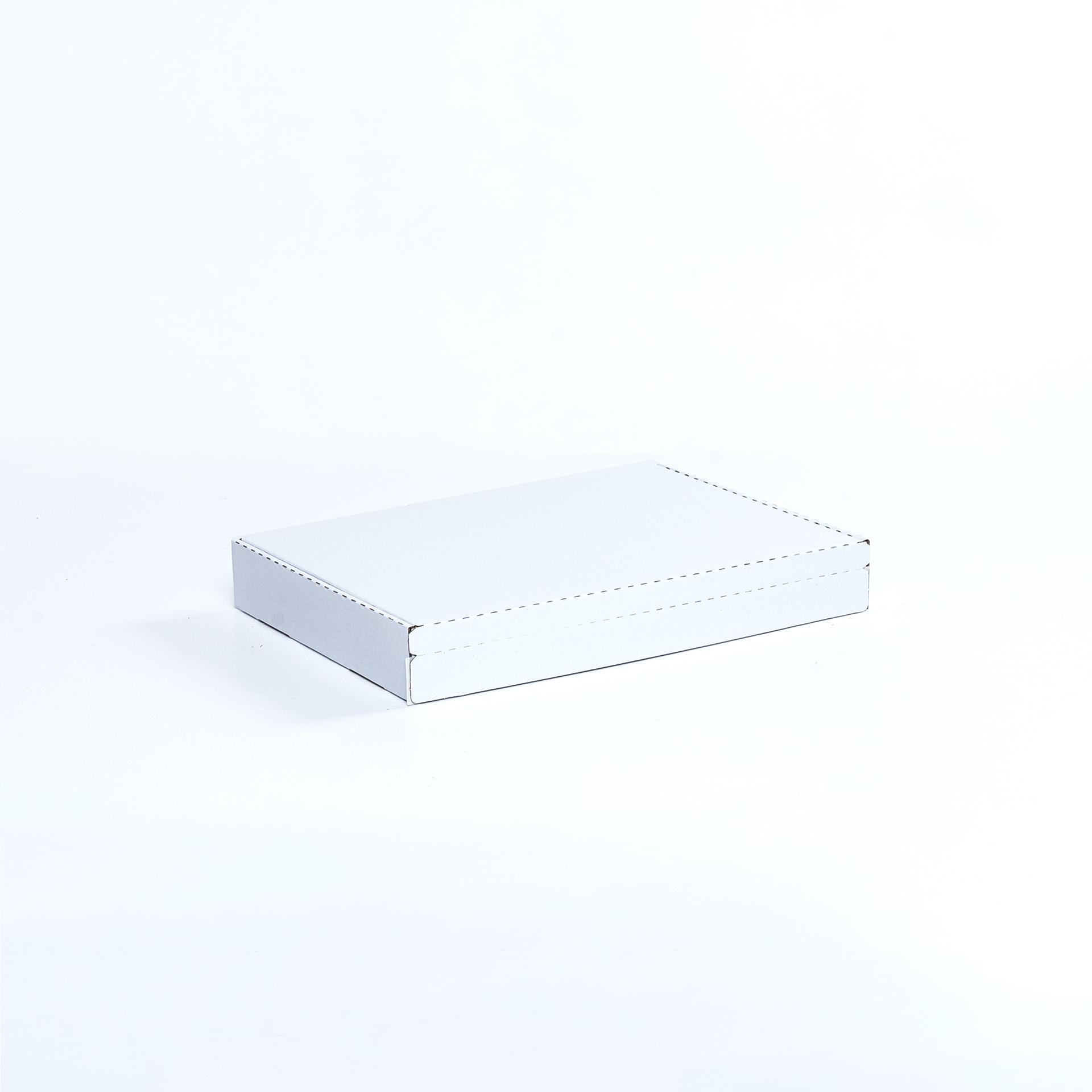 Versandschachtel Weiss Maxibrief 350x250x50mm geschlossen